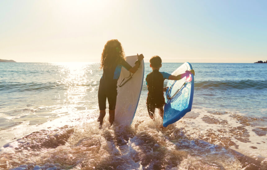 Surfing family